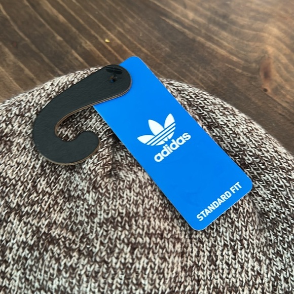 Adidas Beanie brown beige standard fit NWT - Picture 2 of 4